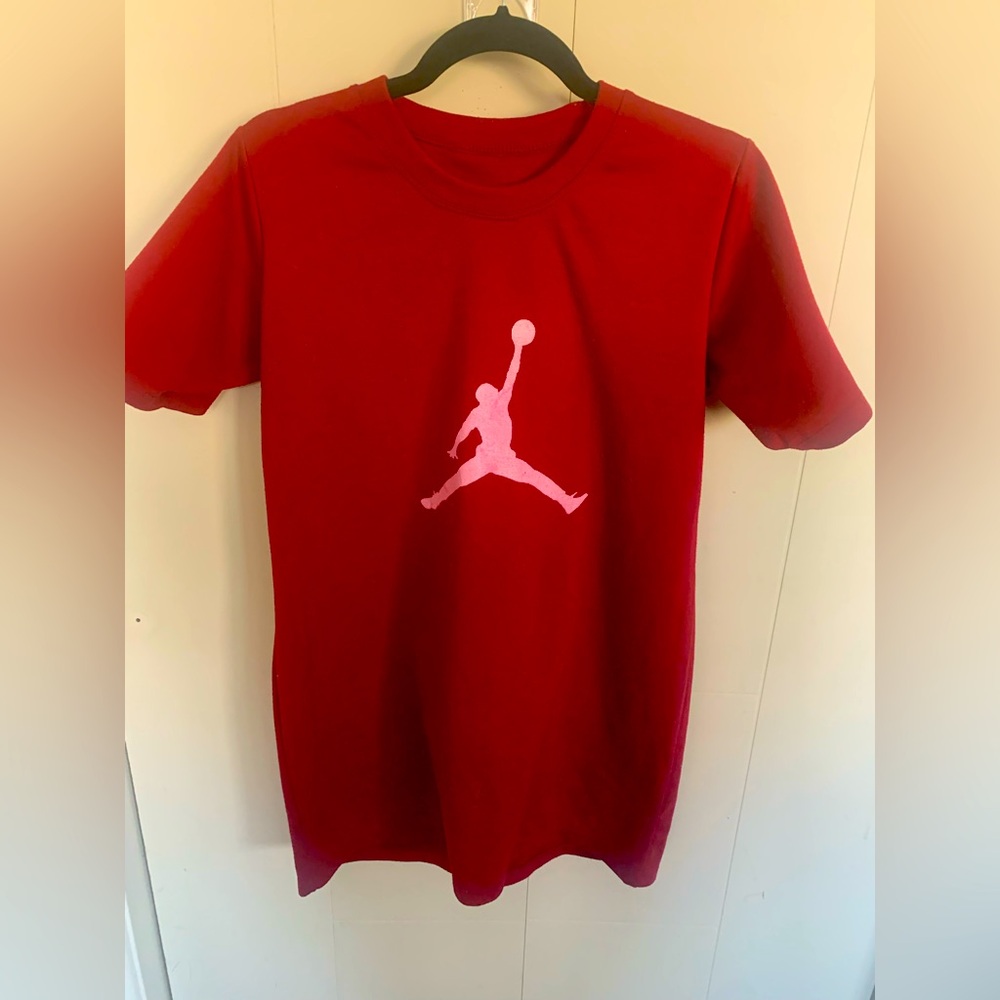 Nike Red T-Shirt with Pink Jordan Jumpman Logo size Small